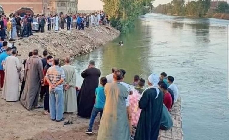 إمرأة تنقذ 4 أطفال