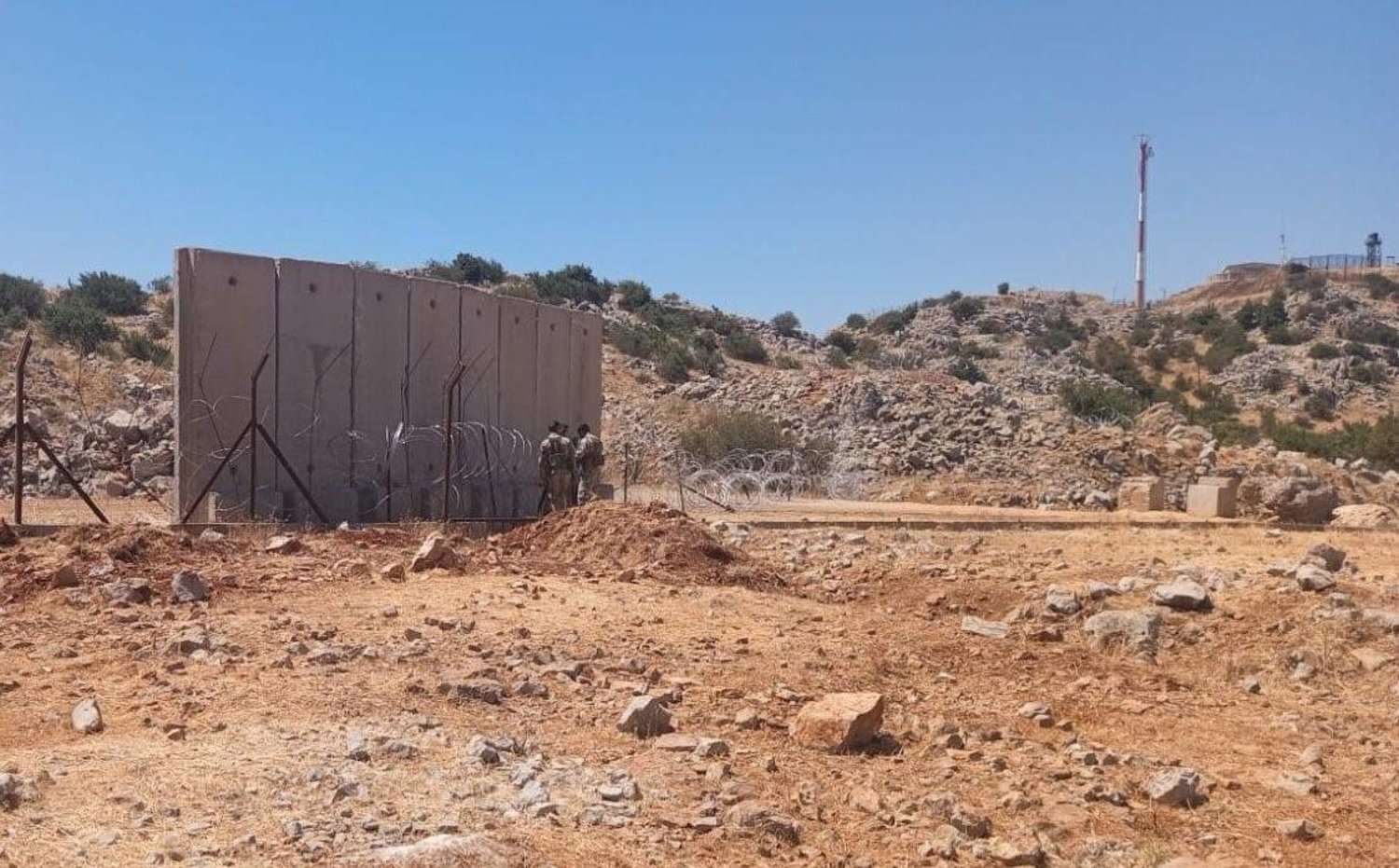إسرائيل تبني جداراً جديداً