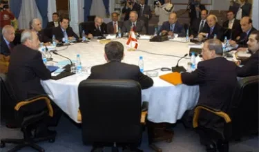 حدث في هذا اليوم: 2007: محادثات بين الأفرقاء اللبنانيين في فرنسا