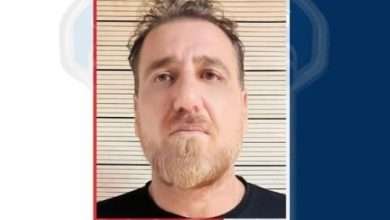 يرهب المواطنين ويطلق النار لتخويفهم ويفرض خوات.. اليكم القصة!