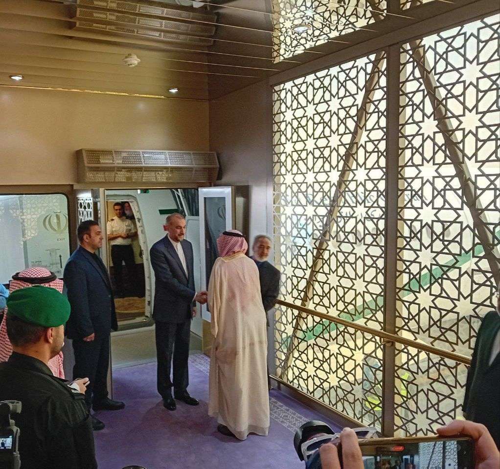 عبد اللّهيان يبدأ أول زيارة الى الرياض منذ استئناف العلاقات