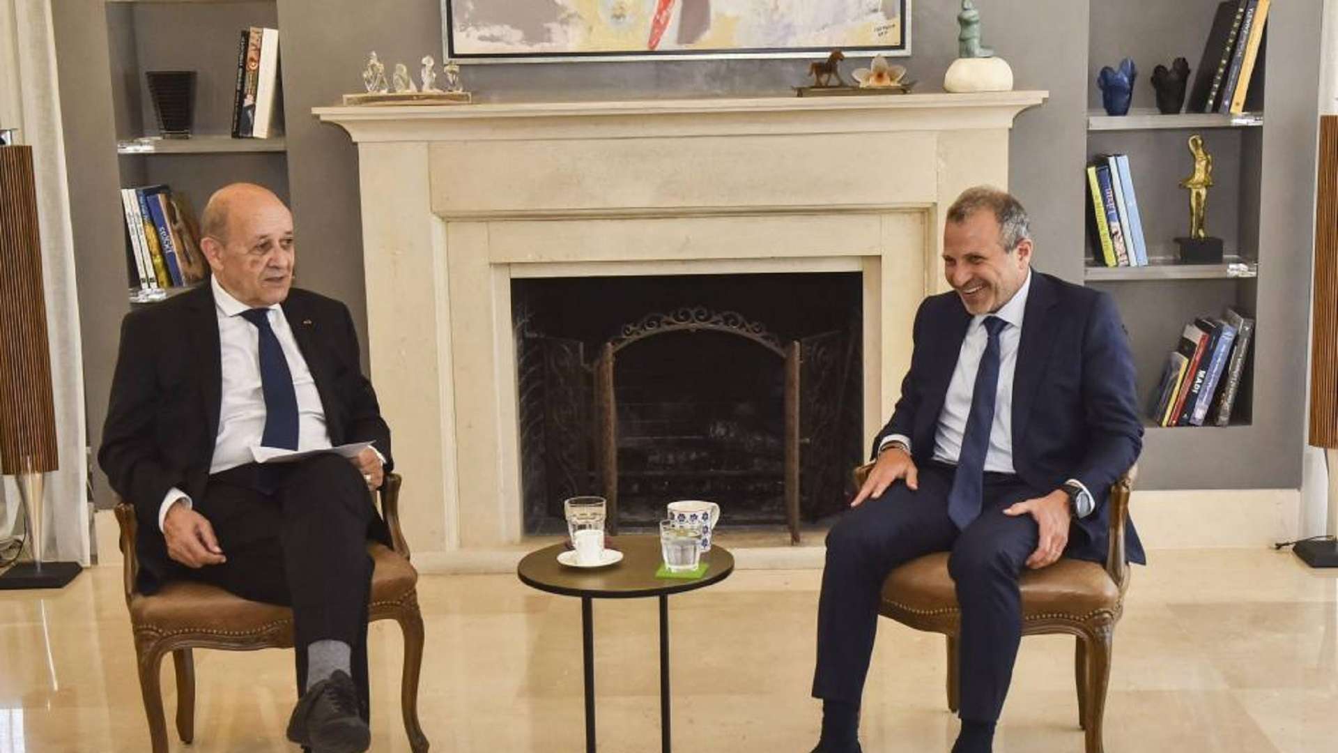 من يسبق: "بهلوانيات" باسيل أم الضغط الدولي؟