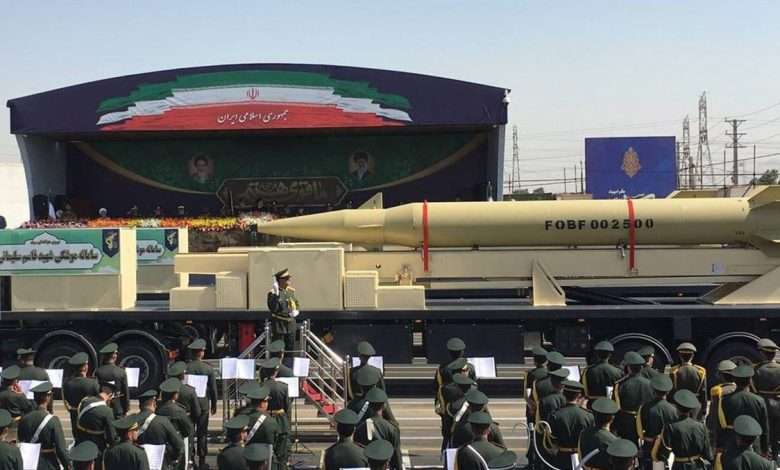 إيران تستعرض الطائرة المسيرة "الأطول مدى" (فيديو)