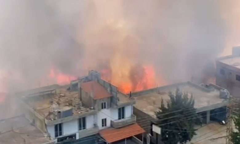 يالصور: جنون النار مستمرّ في أحراج عكار.. الحرائق اقتربت من المنازل