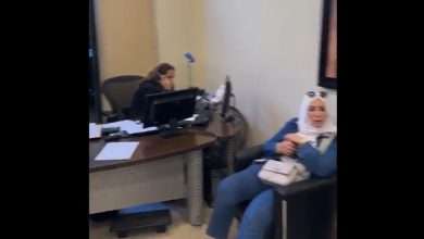 مودع اقتحم مع زوجته بنك "التمويل الإسلامي" فرع كورنيش المزرعة (فيديو)