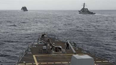 سفينة مهجورة تشعل توتراً عسكرياً بين دولتين.. هذا ما حدث بالتفاصيل!