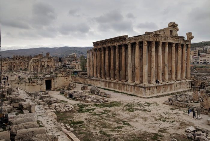 أصحاب عربات "توك توك" يروّجون مخدّرات عند قلعة بعلبك