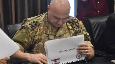 سيناريوهات سياسية للإطاحة بقائد الجيش