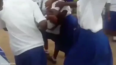 عشرات الطالبات أصبن بالشلل.. مرض غامض أم شي آخر؟