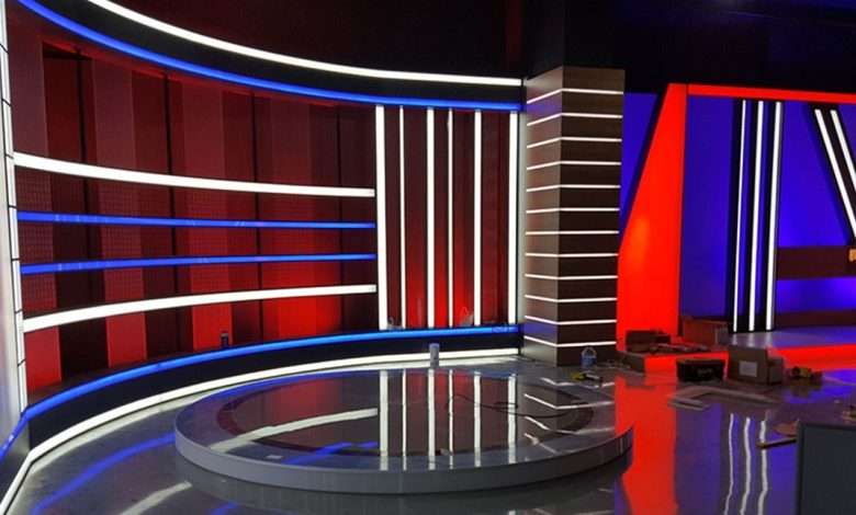 داخل مؤسسة إعلاميّة معروفة جدّاً.. الموظفون يبكون في المراحيض فما القصة؟