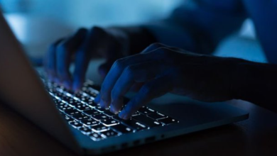 مجموعة تبتز سيدات مادّيًّا وتهددهن بنشر صورهن