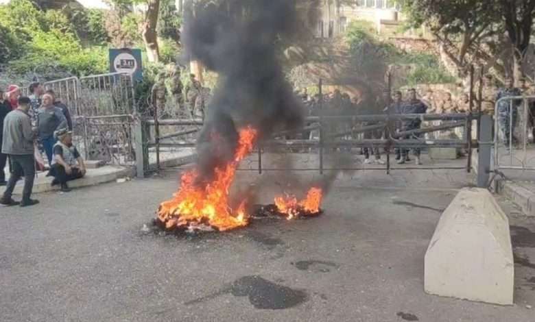 وسط اعتصام "المتقاعدين".. من هم الوزراء الذين استطاعوا دخول السرايا؟