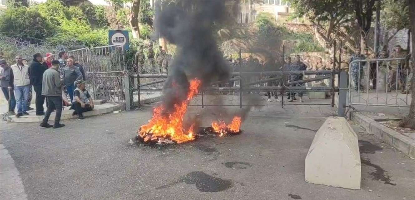 وسط اعتصام "المتقاعدين".. من هم الوزراء الذين استطاعوا دخول السرايا؟