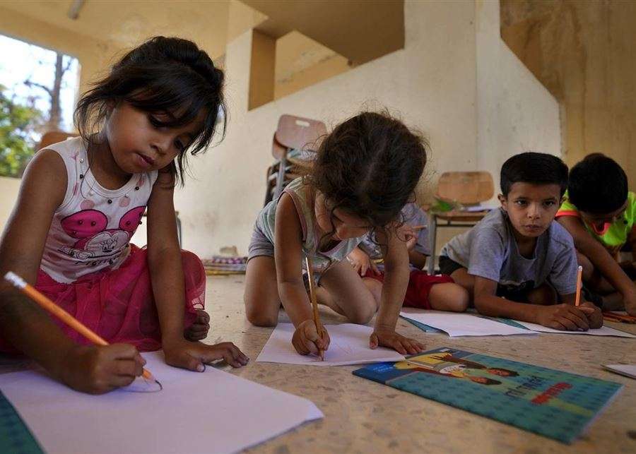 مع استمرار نزوح العائلات