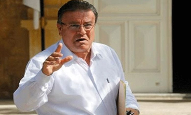 نقيب المعلّمين يردّ على