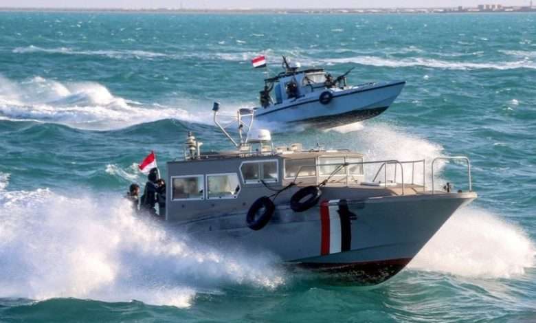 صـ. ـاروخ يُصيب سفينة مملوكة أميركياً قبالة سواحل اليمن... إليكم التفاصيل 