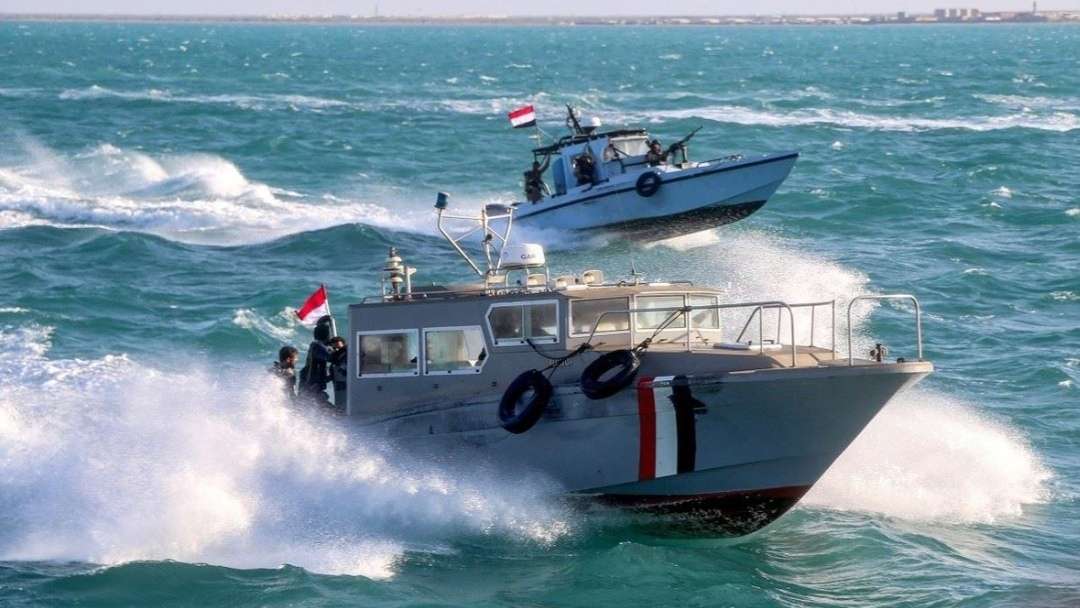 صـ. ـاروخ يُصيب سفينة مملوكة أميركياً قبالة سواحل اليمن... إليكم التفاصيل