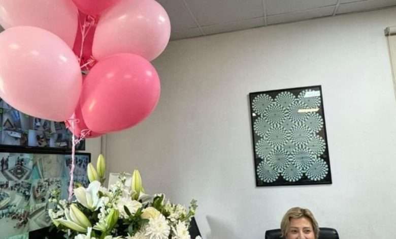 بالفيديو- احتفال في وزارة التربية... "وأمل شعبان" تعود إلى مكتبها بعد الإفراج عنها بكفالة مالية!