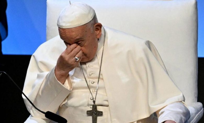 بالصور: البابا فرنسيس في ورطة... ما علاقة الذكاء الاصطناعي
