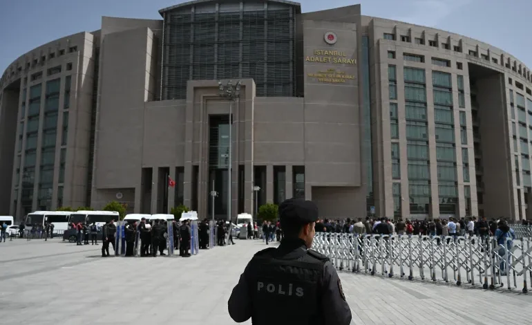 إطـ. ـلاق نـ. ـار ومقـ. ـتل مسلـ. ـحين.. . الصور الأولى لهجوم إسطنبول