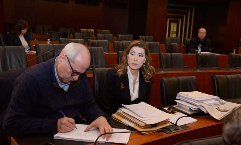 بولا يعقوبيان تسأل الحكومة: ما مصير فيكان جيكيجيان؟