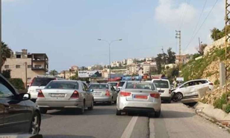 عدد من الجرحى بحادث سير على أوتوستراد طبرجا