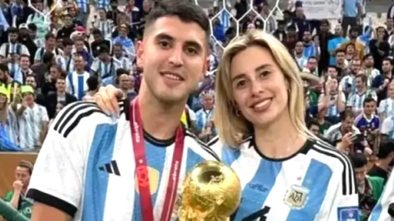 زوجة بطل المونديال تبيع ميداليته!