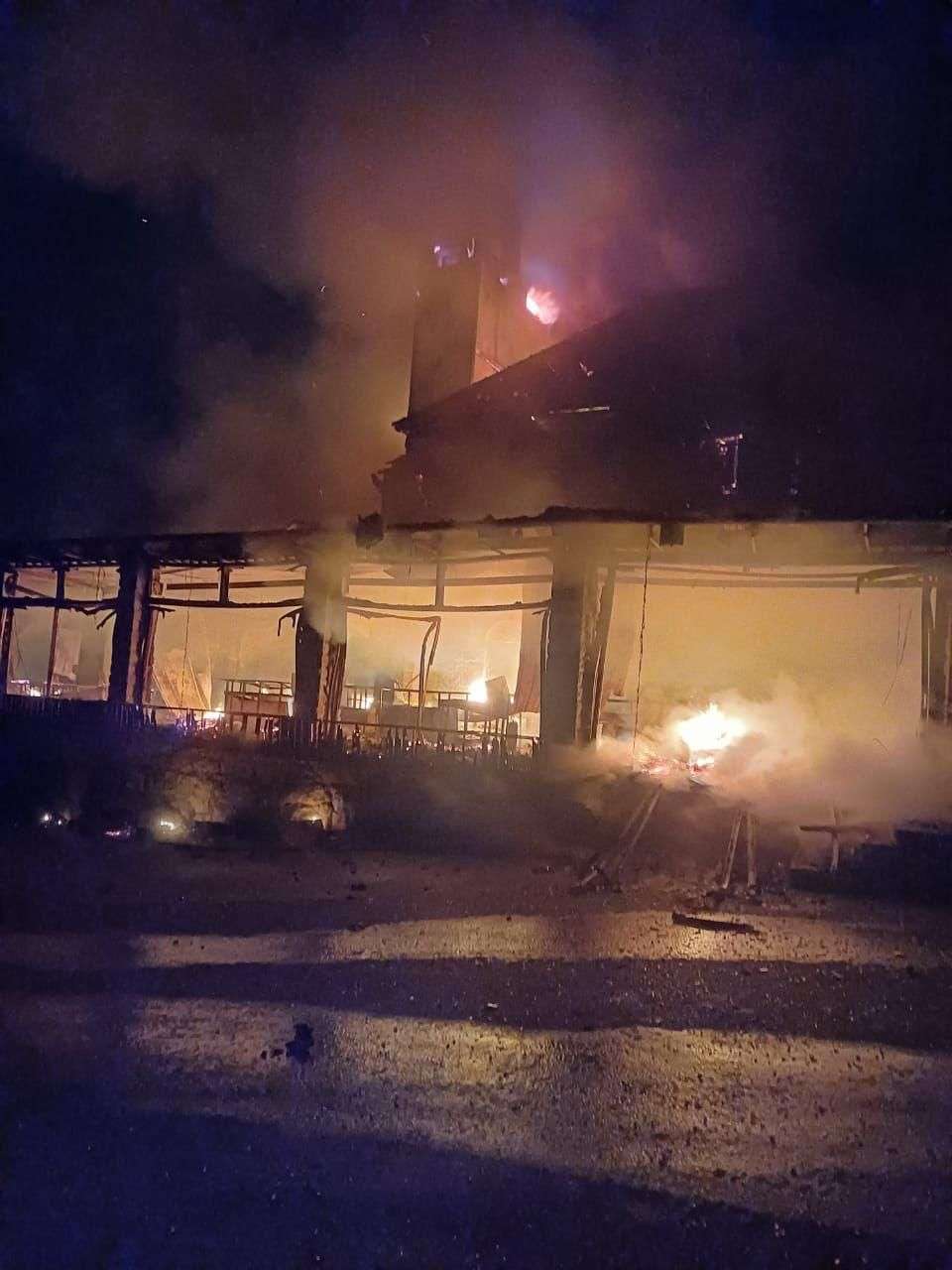 حريقٌ كبير داخل مطعم في عنايا