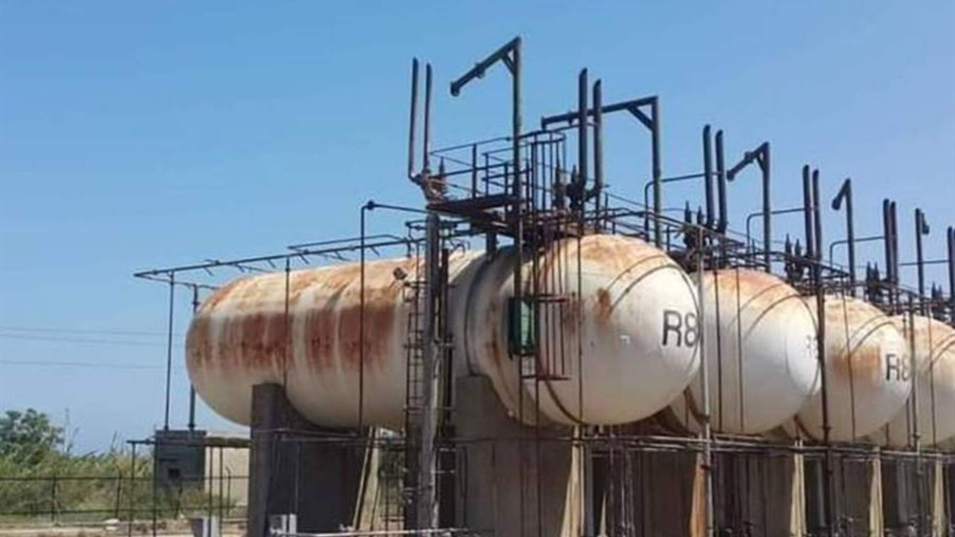 ما حقيقة وجود مواد خطرة في منشآت عامة أو خاصة؟