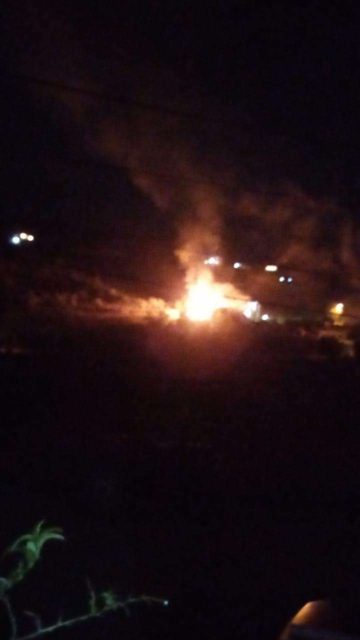 ليل الجنوب ملتهب: غـ. ـارة تطال منزلاً..صـ. ـواريخ لم تنـ. ـفجر وأكثر