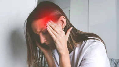 كيف تعالجين الصداع العنقودي في المنزل؟