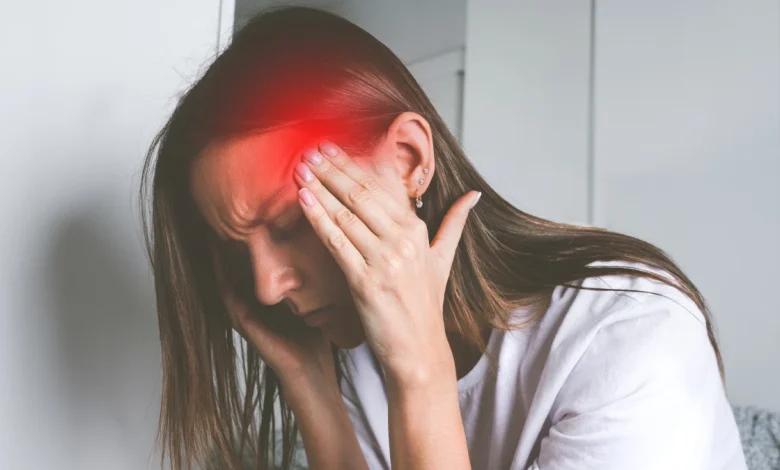 كيف تعالجين الصداع العنقودي في المنزل؟
