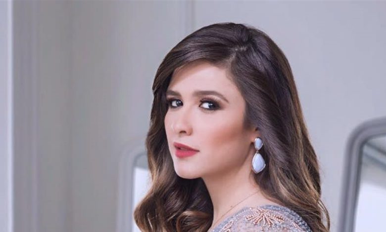 ياسمين عبد العزيز