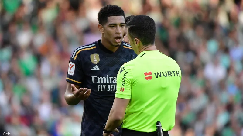قبل الكلاسيكو.. هل يحاول ريال مدريد التأثير على التحكيم؟