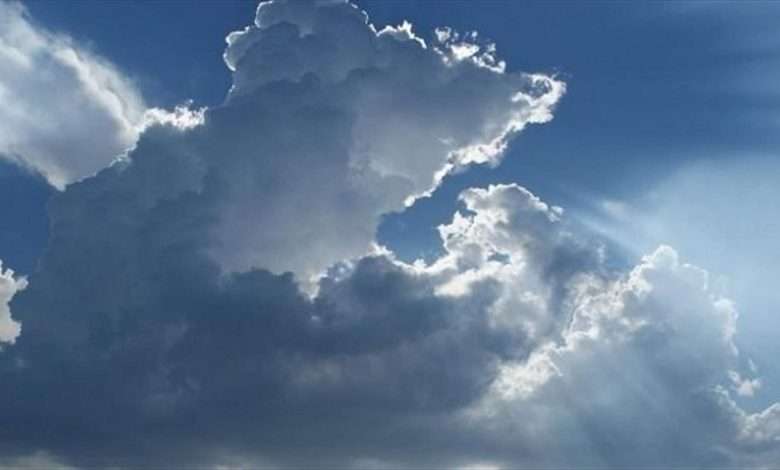 طقس متقلب بين الصحو والماطر... إليكم التفاصيل 