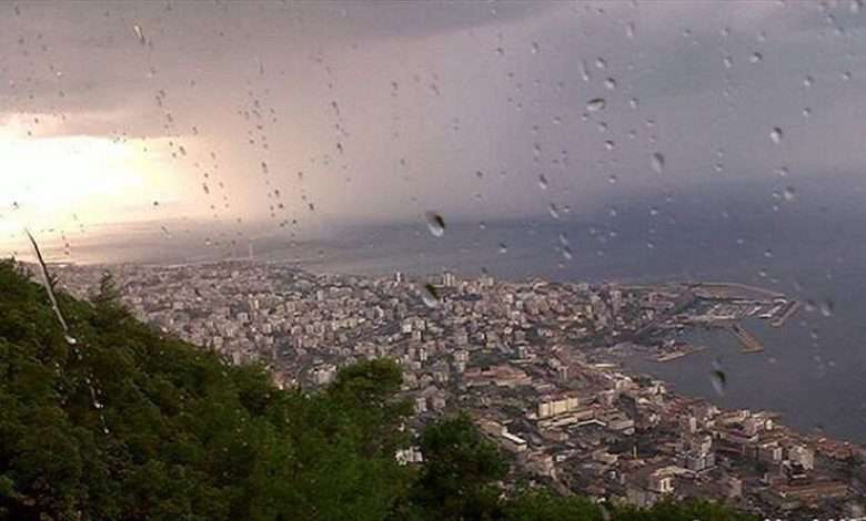 الطقس متقلب وأمطار متفرقة... إليكم تفاصيل الطقس