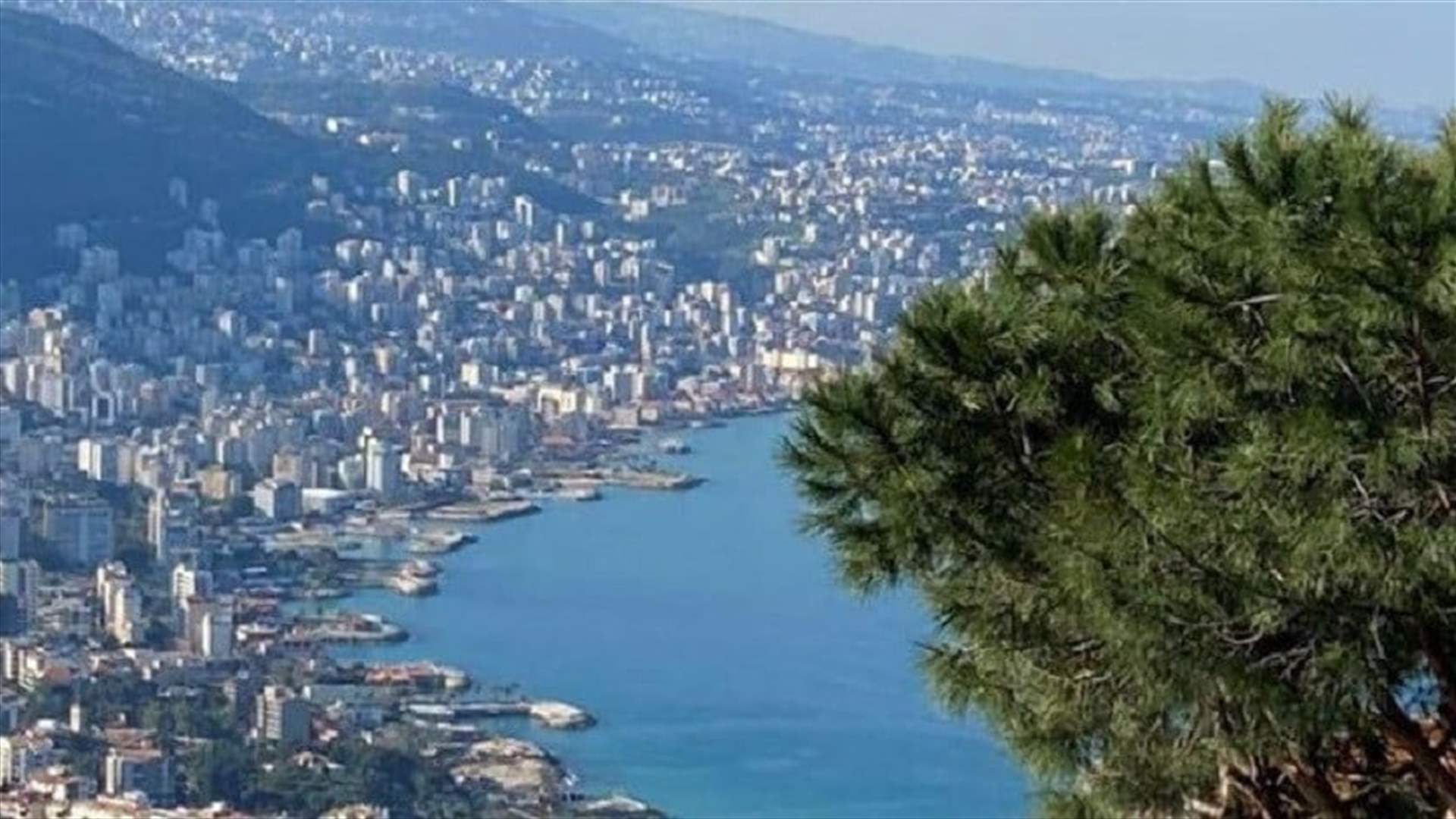 درجات الحرارة تتخطى معدلاتها... والأجواء مغبرة