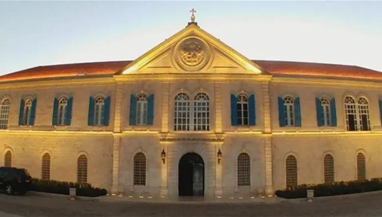 الملف الرئاسي يتصدر... وطاولة واحدة تجمع رؤساء الطوائف في بكركي