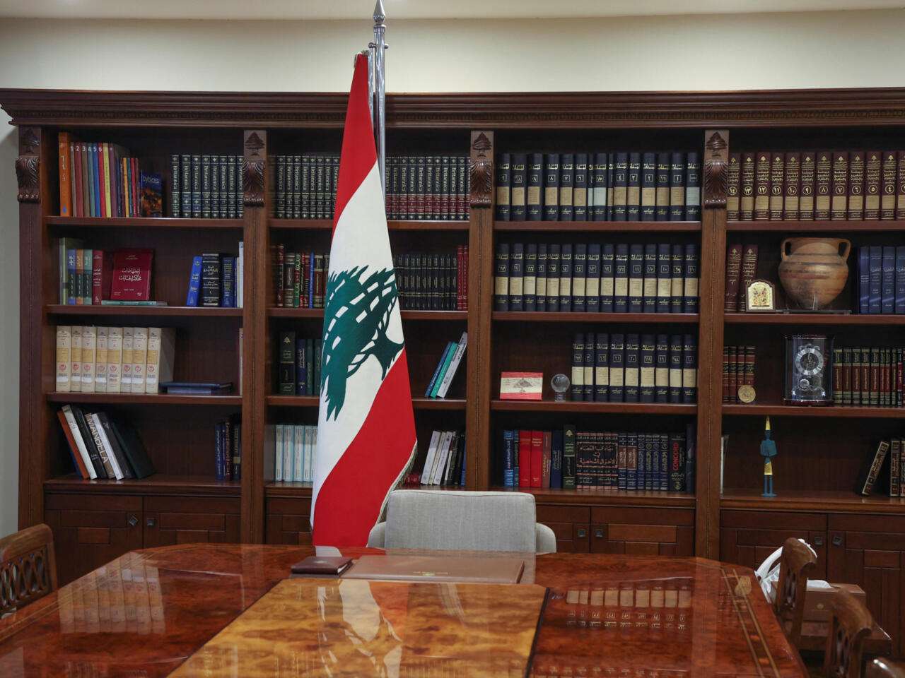 كسر الإستعصاء الرئاسي... من يملك "الأدوات التنفيذية"؟