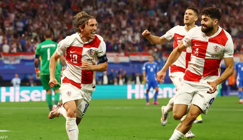 قائد منتخب كرواتيا ونجم ريال مدريد"لوكا مودريتش" يحطم رقم قياسي جديد