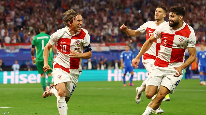 قائد منتخب كرواتيا ونجم ريال مدريد"لوكا مودريتش" يحطم رقم قياسي جديد