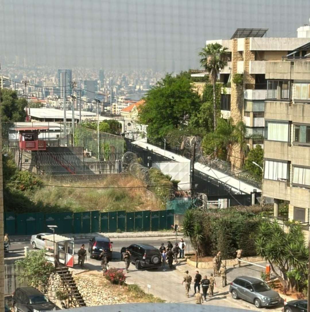 بالفيديو:السفارة الأميركيّة تتعرض لإطلاق نار...مصادر أمنيّة تكشف!