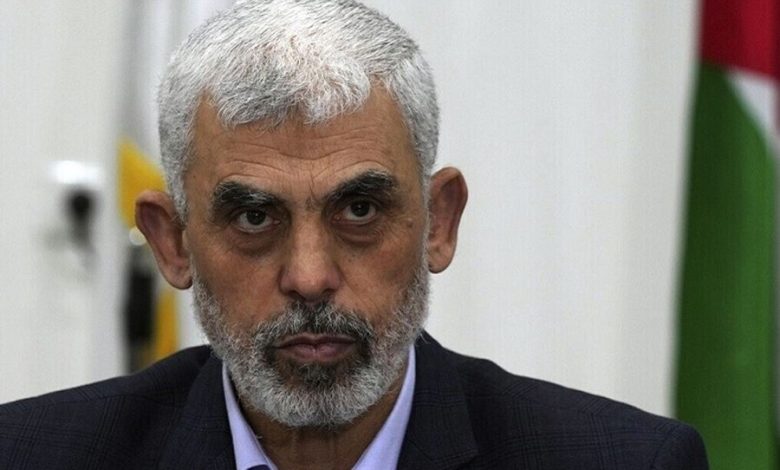 صورة السنوار على باب غانتس!