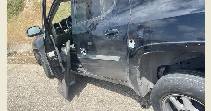 إصـ. ـابة سائق سيارة بعد مطاردته وسلبه مبلغ ضخم... إليكم ما حدث