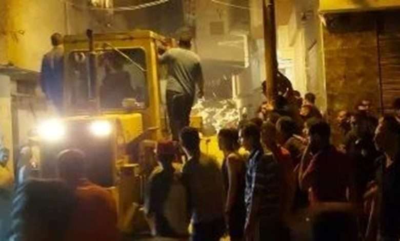 بالصورة: انهـ. ـيار مبنى بداخله سكّان في مصر