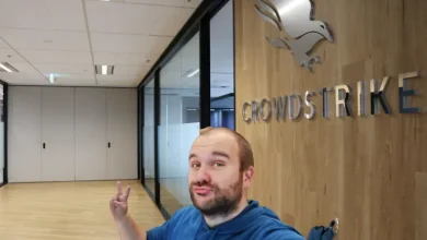 رجل يقول: أنا مسبب عطل مايكروسوفت... عاصفة على منصة إكس!