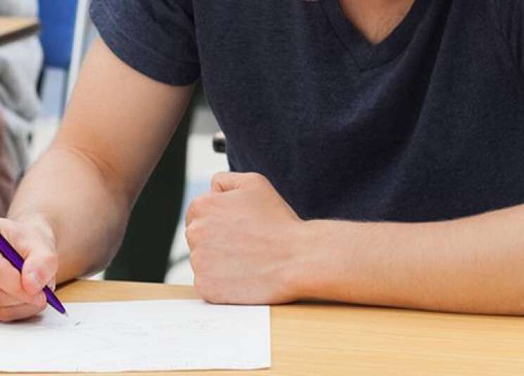 تعديل موعد امتحانات الكولوكيوم... ماذا عن تمديد قبول الطلبات؟
