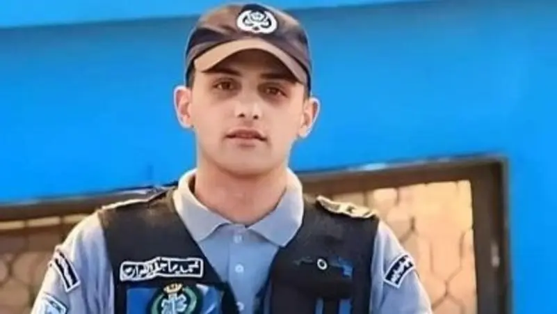 وفـ. ـاة مسعف بعد إصابته في عملية إنقاذ عالقين بمدينة ألعاب في هذا البلد