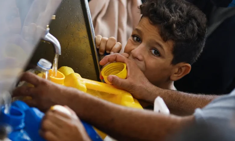 كـ. ـارثة حقيقية في غـ. ـزة... جرثومة في المياه تهـ. ـدد الأطفال