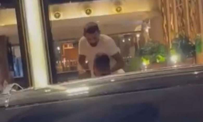 انتقد الحزب فتعرّض للضرب المبرح... إليكم تفاصيل ما حدث